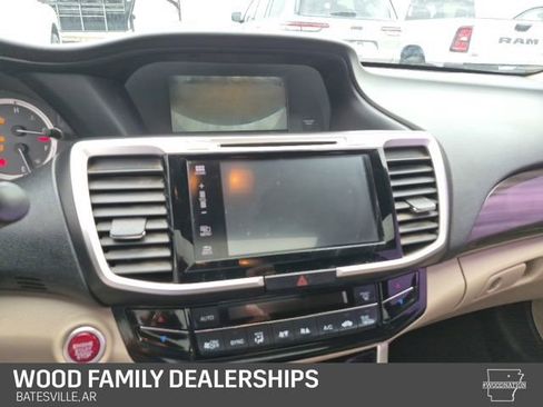 Used 2017 Honda Accord Touring image 16