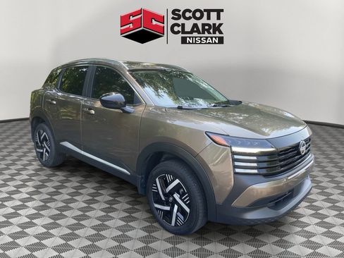 Used 2026 Nissan Kicks SV FWD image 1