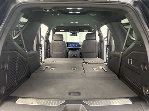 Used 2025 Chevrolet Tahoe Z71 AWD/4WD image 36