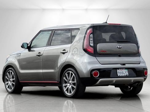 Used 2019 Kia Soul ! FWD image 5