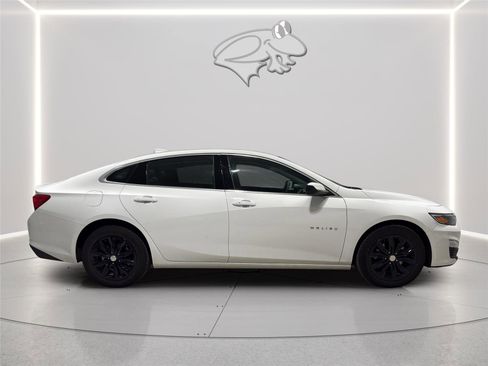 Used 2024 Chevrolet Malibu LT FWD image 7
