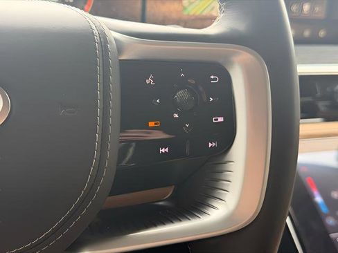 Used 2025 INFINITI QX80 Sensory image 14