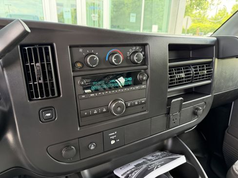New 2026 Chevrolet Express 3500 Extended RWD image 17
