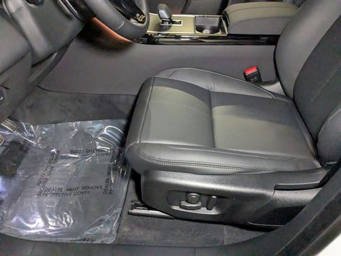 New 2026 Land Rover Range Rover Velar Dynamic SE image 4