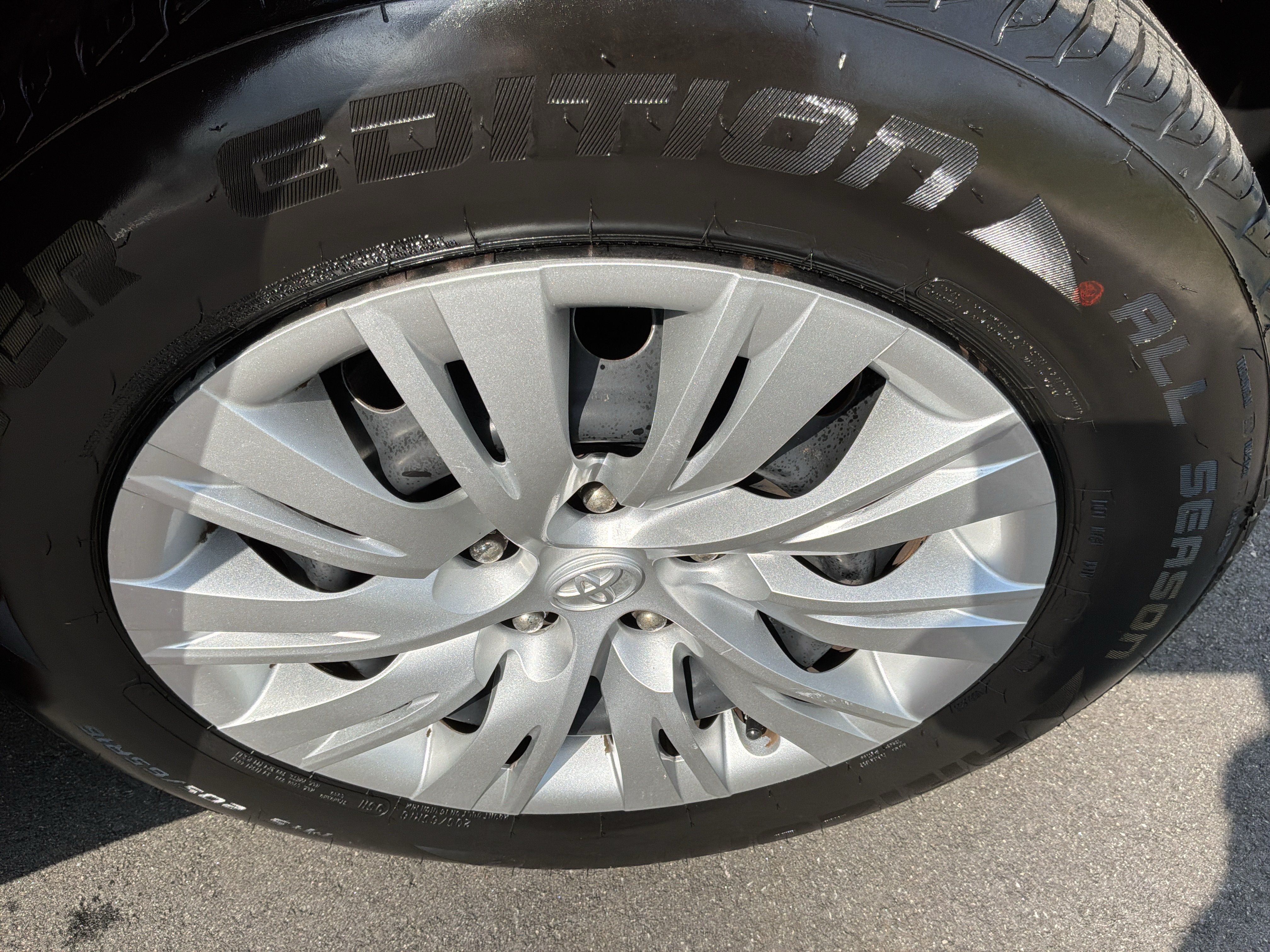 Used 2014 Toyota Camry FWD image 13