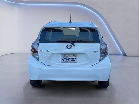 Used 2012 Toyota Prius C Three image 5