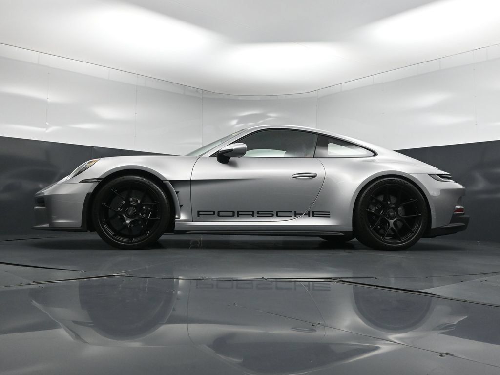Certified 2024 Porsche 911 GT3 RS RWD image 24