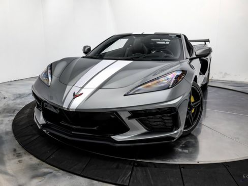 Used 2023 Chevrolet Corvette Stingray Premium Cpe w/ Z51 Performance Package image 3