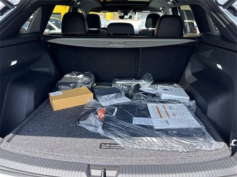 New 2026 Volkswagen Atlas Cross Sport SEL R-Line image 7