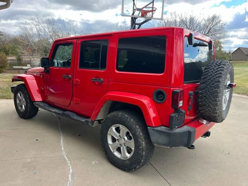 Used 2017 Jeep Wrangler Unlimited Sahara w/ Max Tow Package image 7