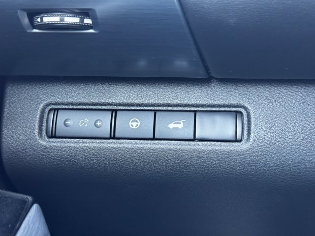 Used 2025 Nissan Pathfinder SL AWD/4WD image 26