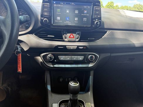 Used 2019 Hyundai Elantra GT FWD image 21