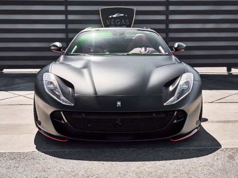 Used 2021 Ferrari 812 GTS RWD image 17