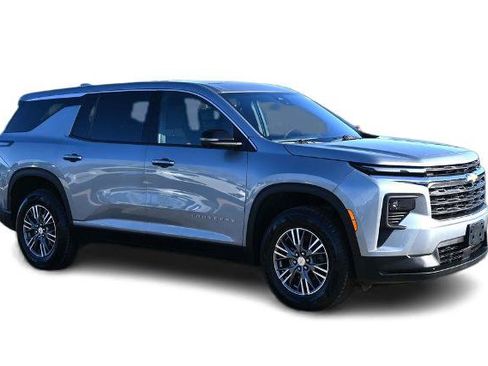Used 2024 Chevrolet Traverse LS AWD/4WD image 3