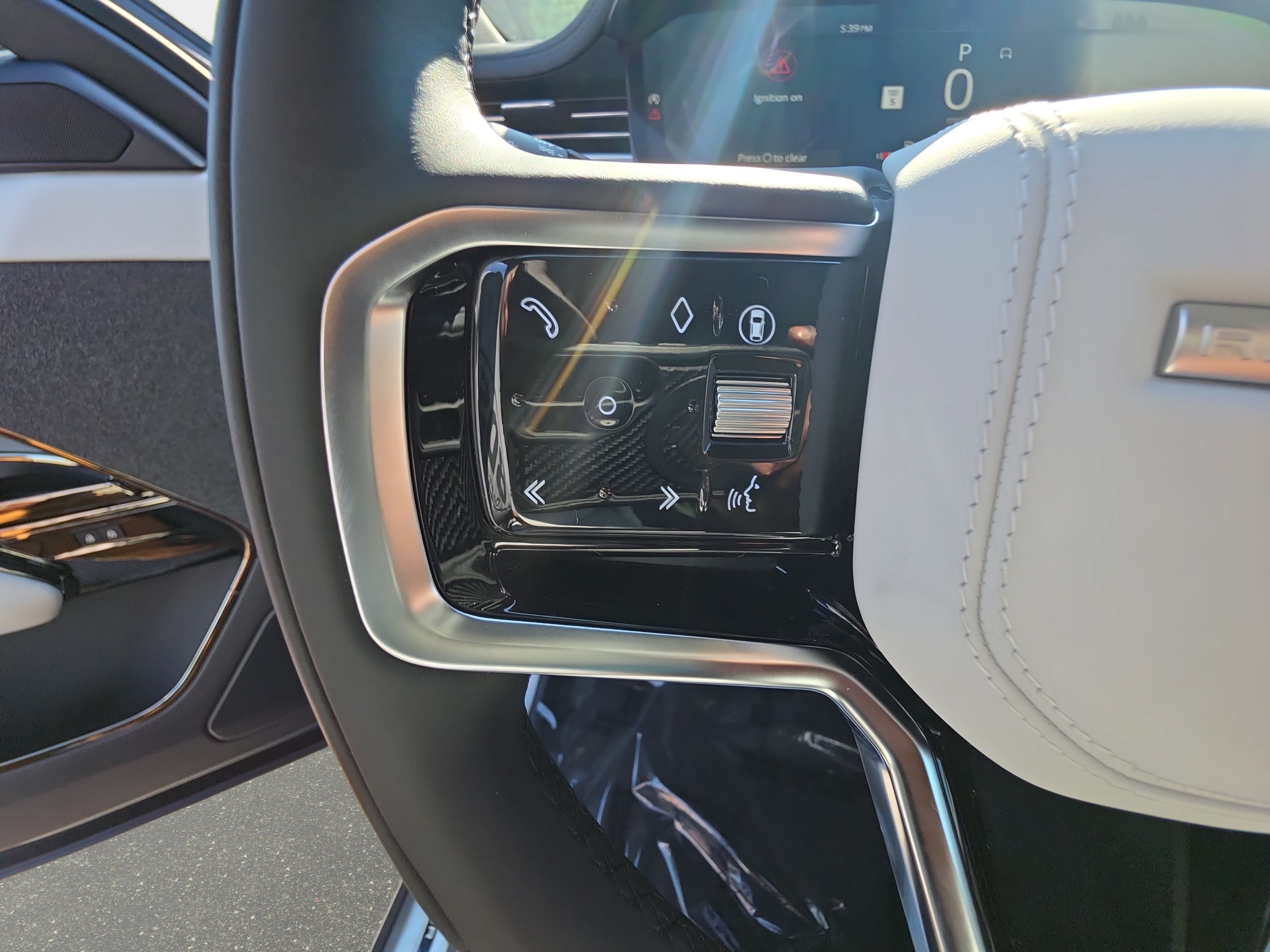 New 2026 Land Rover Range Rover Sport SE AWD/4WD image 17
