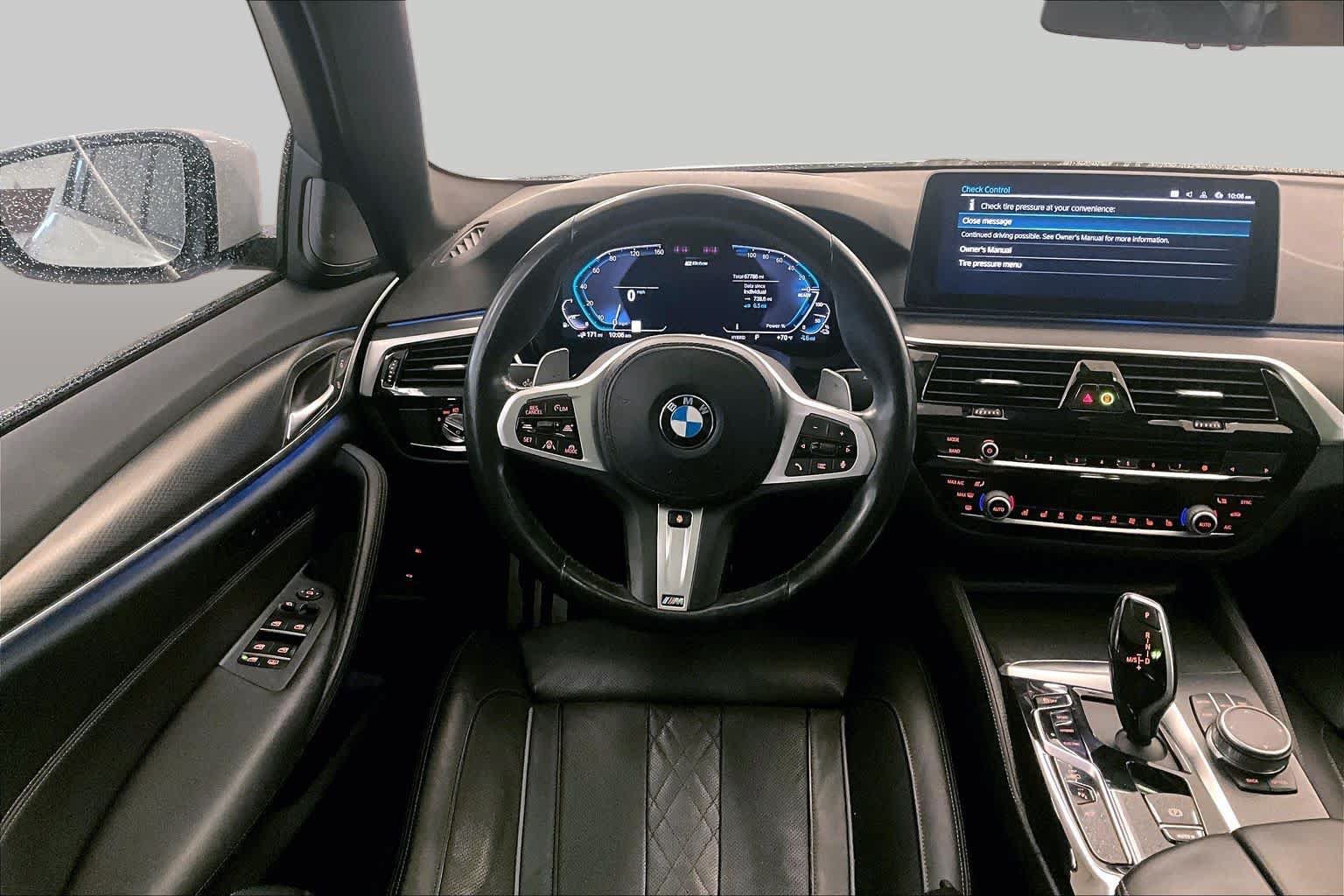 Used 2021 BMW 530e w/ M Sport Package RWD image 15