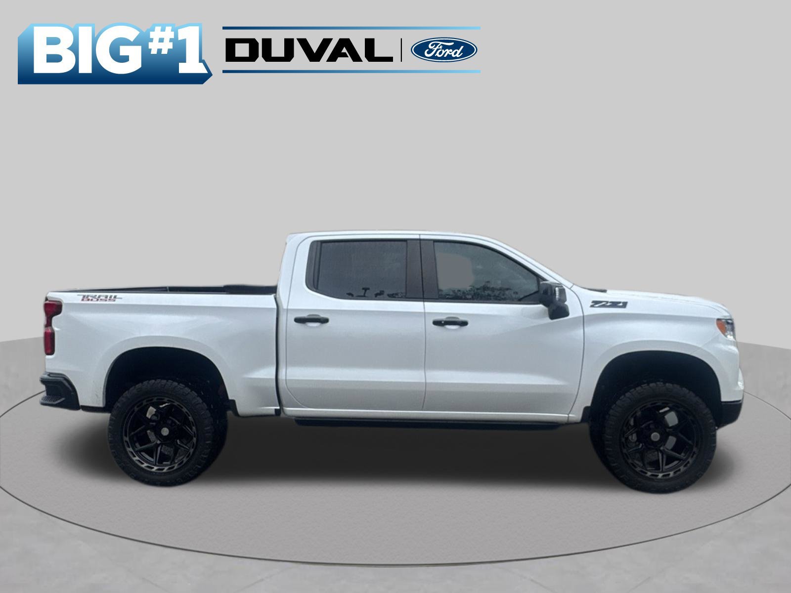 Used 2024 Chevrolet Silverado 1500 LT Trail Boss w/ LT Trail Boss Premium Package AWD/4WD image 5