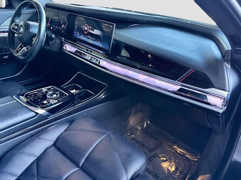 Certified 2024 BMW 740i image 31