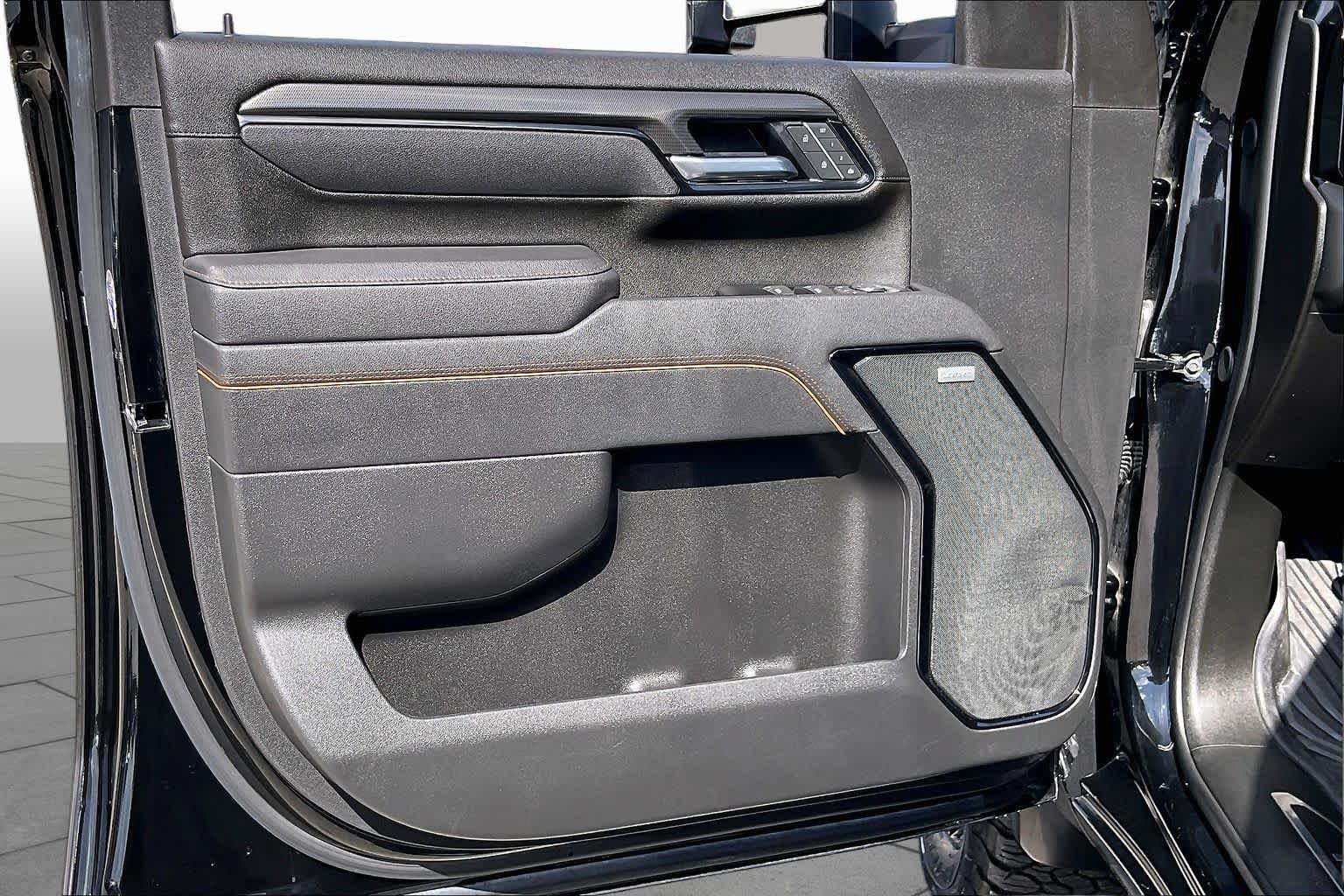 Used 2025 GMC Sierra 3500 AT4 w/ AT4 Premium Plus Package AWD/4WD image 22