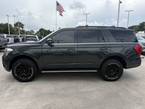 Used 2022 Ford Expedition XLT AWD/4WD image 8
