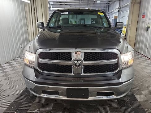 Used 2019 RAM 1500 Tradesman w/ Chrome Appearance Group RWD image 4