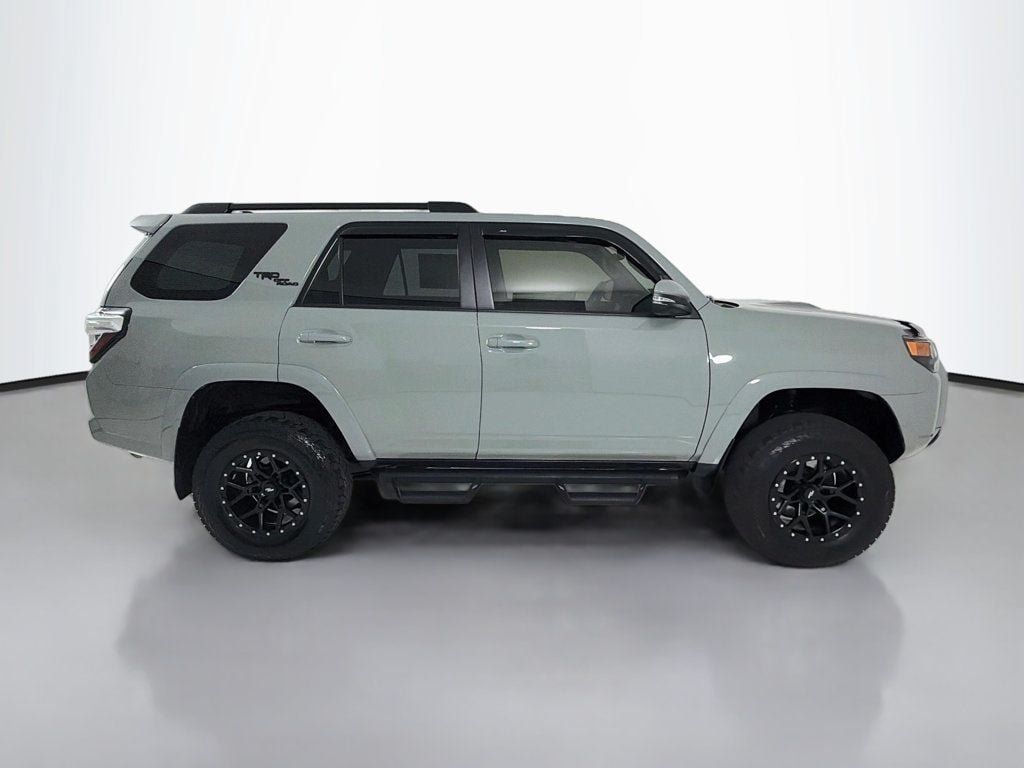 Used 2022 Toyota 4Runner TRD Off-Road Premium AWD/4WD image 8