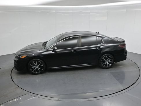 Used 2022 Toyota Camry SE FWD image 42
