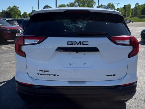 Used 2023 GMC Terrain SLE w/ Driver Convenience Package AWD/4WD image 7