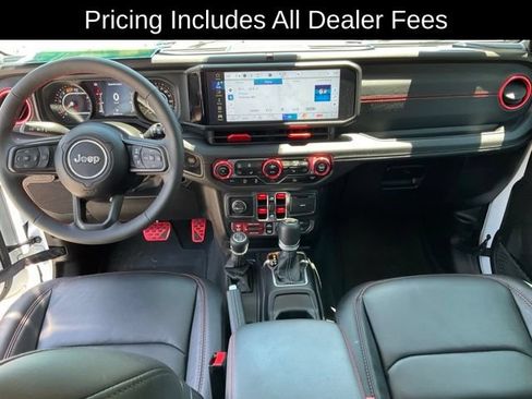 Used 2024 Jeep Wrangler Unlimited Rubicon w/ Dual Top Group AWD/4WD image 4