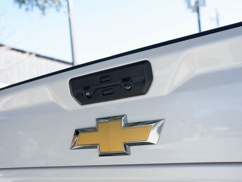 Used 2024 Chevrolet Silverado 3500 High Country w/ High Country Premium Package image 3