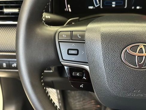 Used 2026 Toyota Camry SE FWD image 23