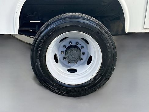 Used 2020 Ford F550 4x4 Regular Cab Super Duty image 26