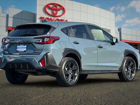 Used 2024 Subaru Crosstrek 2.0i AWD/4WD image 3