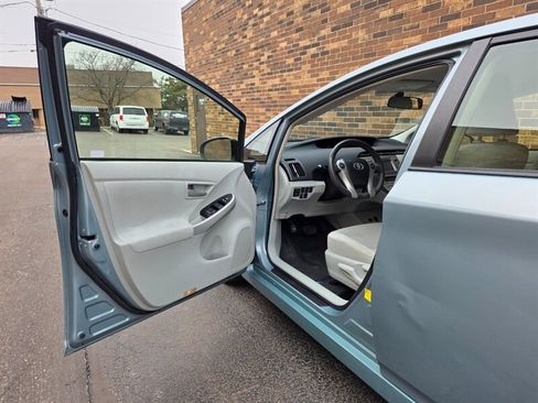 Used 2013 Toyota Prius Three image 16