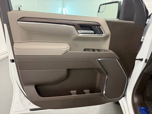 New 2026 GMC Sierra 1500 SLT image 13