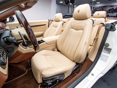 Used 2013 Maserati GranTurismo Sport RWD image 20