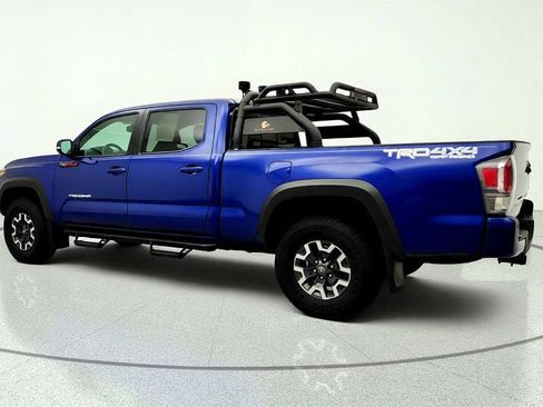 Used 2022 Toyota Tacoma TRD Off-Road w/ TRD Premium Off Road Package AWD/4WD image 7