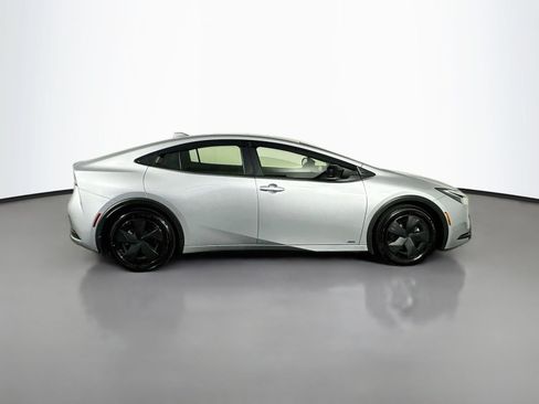 Used 2025 Toyota Prius LE AWD/4WD image 8