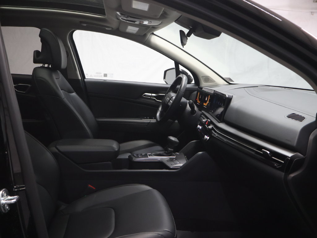 Used 2026 Kia Sportage EX w/ EX Panorama Roof Package FWD image 9
