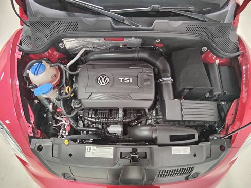 Used 2015 Volkswagen Beetle 1.8T FWD image 4