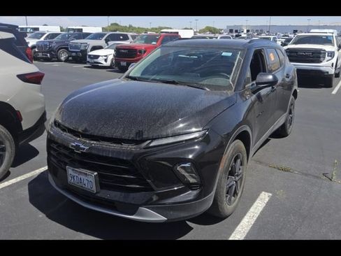 Used 2024 Chevrolet Blazer LT w/ Convenience Package FWD image 3