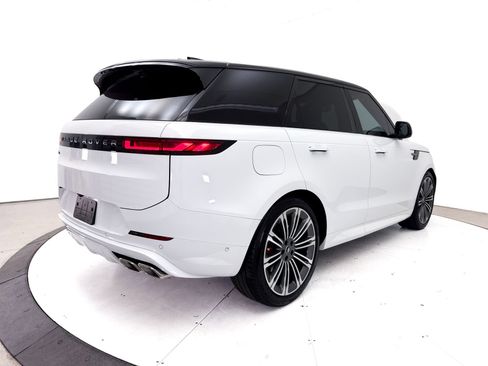 Used 2025 Land Rover Range Rover Sport Dynamic SE AWD/4WD image 17