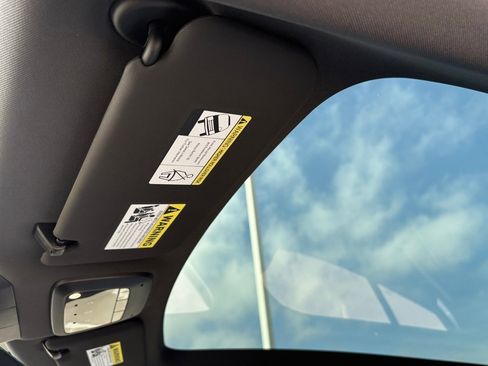 New 2026 Volvo EX30 Plus w/ Protection Package Premier image 18