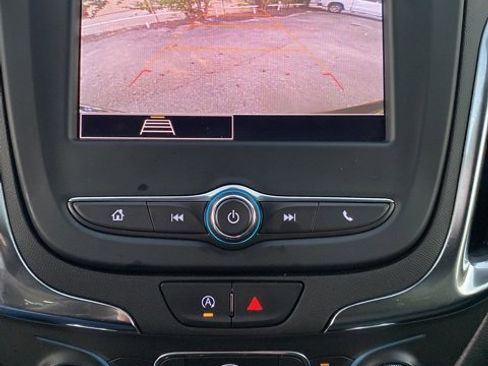 Used 2023 Chevrolet Equinox LT image 17