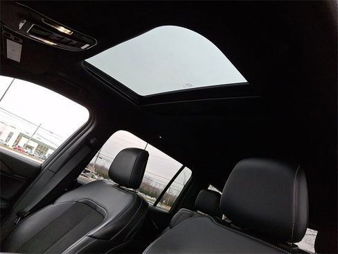 Used 2023 Jeep Grand Cherokee L Altitude image 17