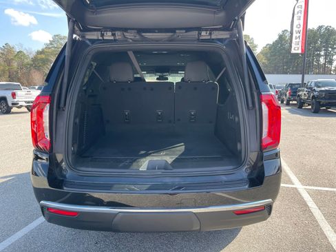 Used 2024 GMC Yukon XL SLT w/ SLT Luxury Package image 23