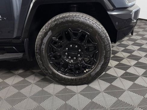 Used 2025 GMC Hummer EV 2X AWD/4WD image 14