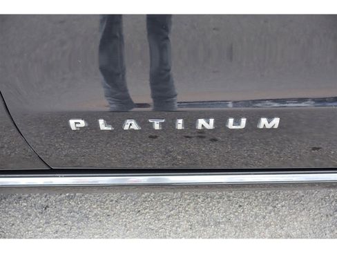 Used 2019 Ford Expedition Max Platinum image 12