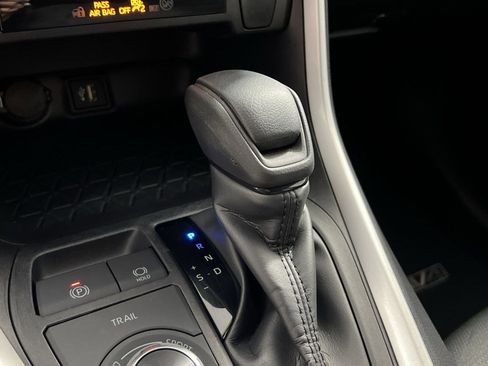 Used 2025 Toyota RAV4 XLE image 22