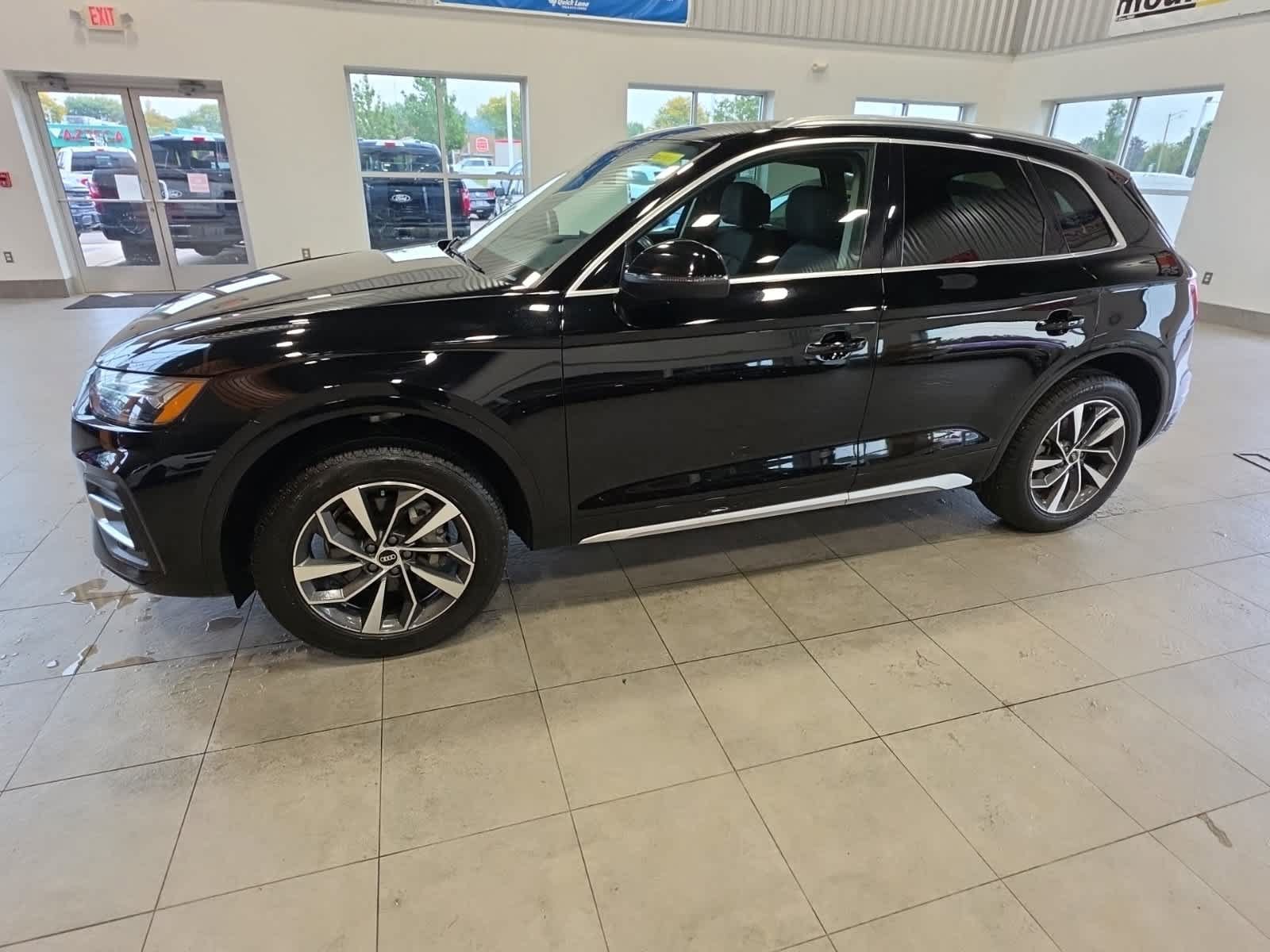 Used 2021 Audi Q5 2.0T Premium w/ Convenience Package AWD/4WD image 13
